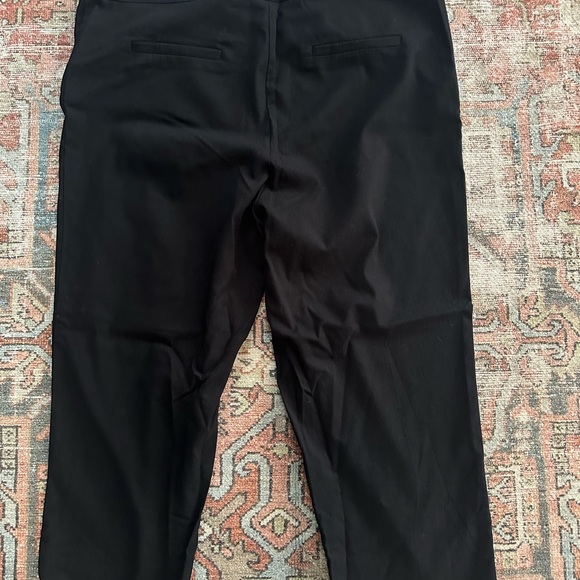 Women’s Size 14 Black Zac & Rachel Capris. Excellent Condition! - Picture 2 of 5